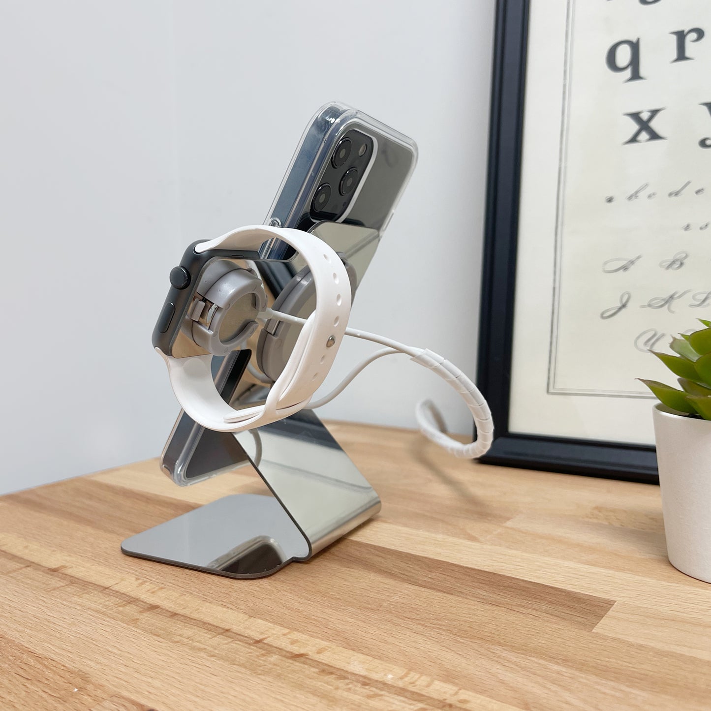 Macally MMAGSTAND2-SS MagSafe & Apple Watch stand